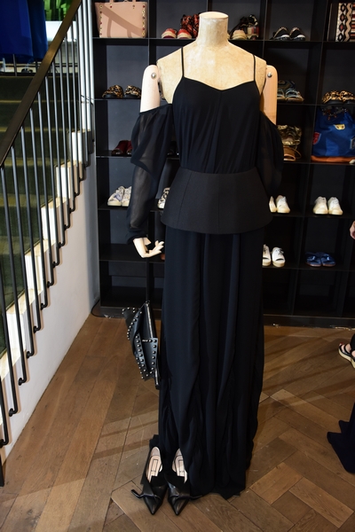 An Evening Around Dresses